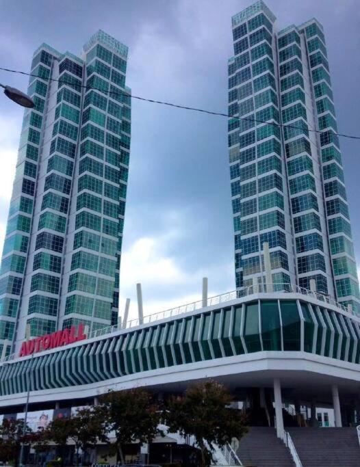 Maritime Suite Duplex Penang- Pemandangan Laut George Town Bagian luar foto