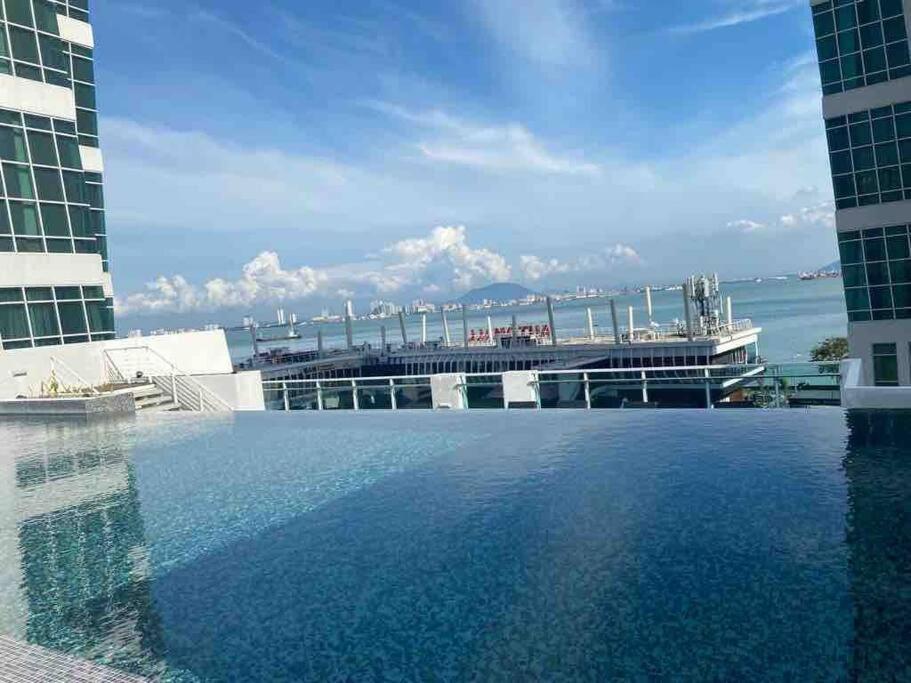 Maritime Suite Duplex Penang- Pemandangan Laut George Town Bagian luar foto